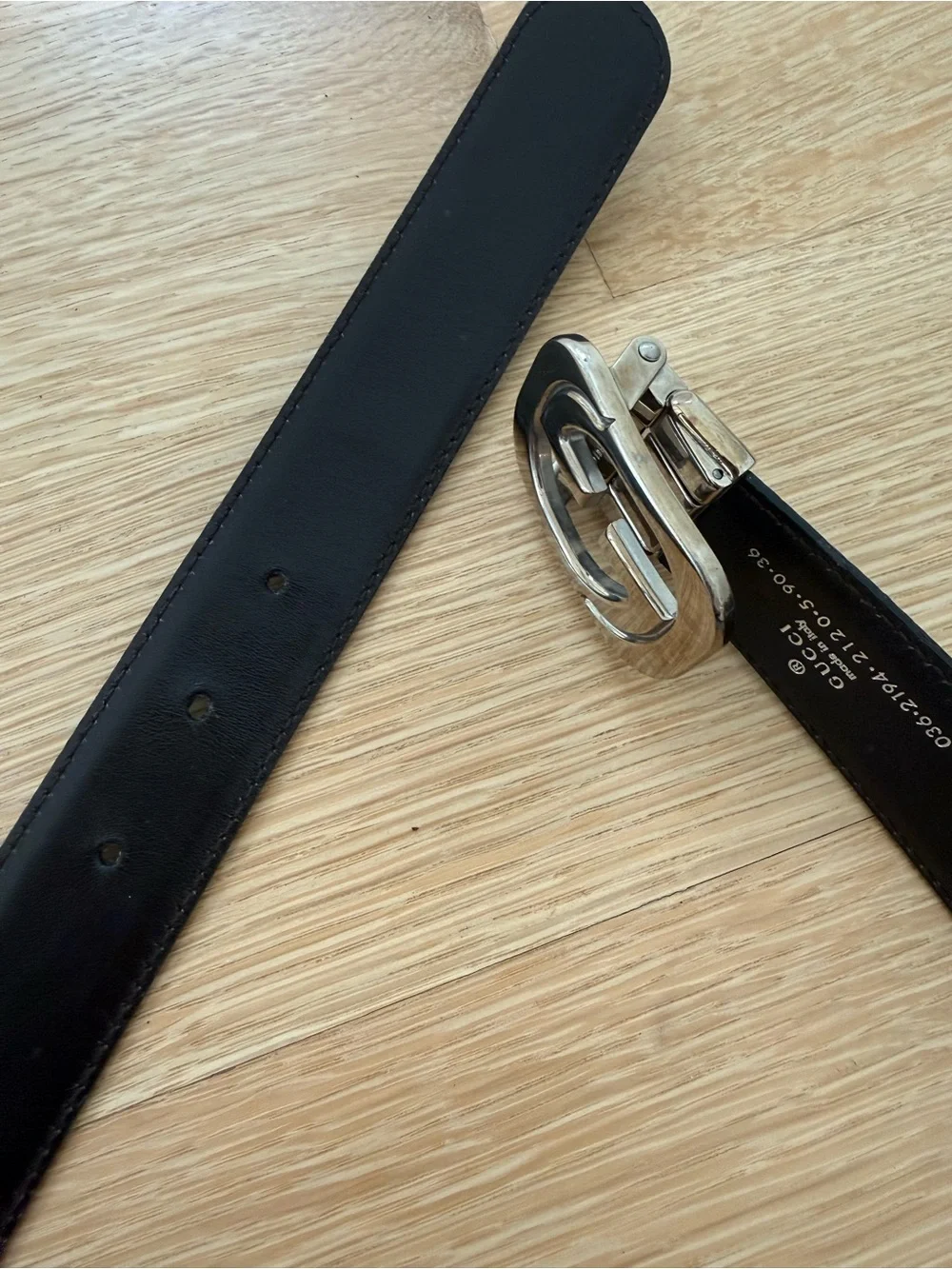Authentic Gucci Black Leather Men’s Belt with Gold Interlocking G Buckle